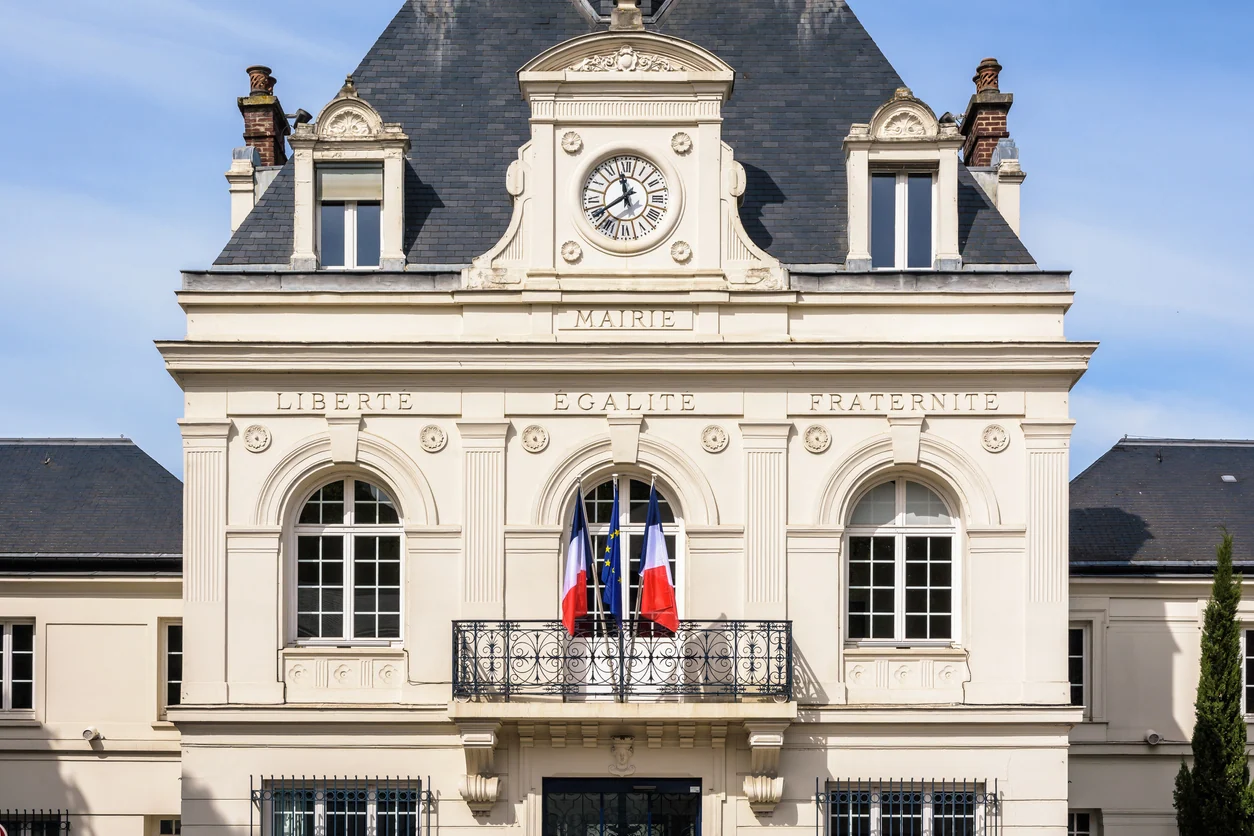 Façade d’une mairie française